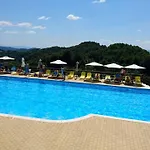 Хотел семеен панорама